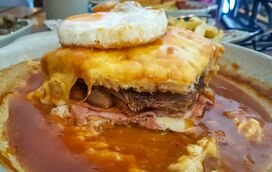 Vai uma francesinha à moda do Porto? Os 8 melhores locais da Invicta para comer e chorar por mais 