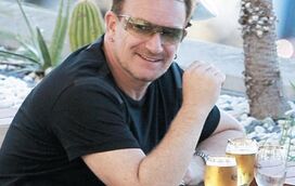 Bono Vox faz revelação estonteante: o primo Scott afinal é seu irmão!