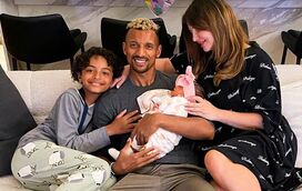 Nani rendido com o nascimento da primeira filha, Catarina: "Bem-vinda ao mundo"