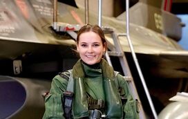 Como prenda pela maioridade, princesa Ingrid Alexandra esteve no terreno com as Forças Armadas norueguesas