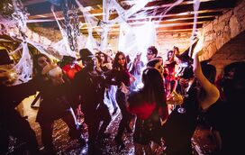 Entre no espírito e celebre o Halloween com tudo aquilo a que tem direito! As melhores festas para se divertir na noite mais assustadora do ano