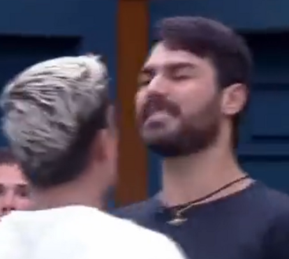 Bronca em reality show brasileiro após agressões que envolveram ex-padrasto de Neymar
