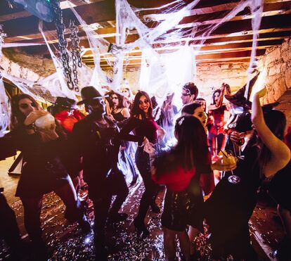 Entre no espírito e celebre o Halloween com tudo aquilo a que tem direito! As melhores festas para se divertir na noite mais assustadora do ano