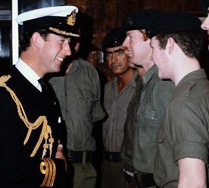 As imagens do rei Carlos III com os Fuzileiros Navais