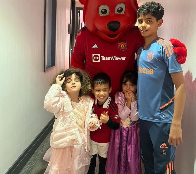 Cristiano Ronaldo, Georgina Rodriguez, Alana, Mateo, Eva, Cristianinho, Manchester United