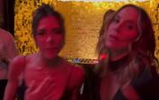 Victoria Beckham reuniu-se com as Spice Girls em festa de aniversário e não perdeu a oportunidade para cantar com as ex-colegas