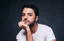 Depois de Júlia Pinheiro e o pai "empatarem" a sua carreira, Rui Maria Pêgo acusa televisões de lhe fecharem as portas por ser gay