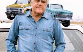 Jay Leno é um fã assumido de carros, tendo uma coleção que ronda os 169 carros