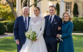 Neta de Joe Biden casa-se na Casa Branca em cerimónia de sonho