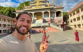 Ângelo Rodrigues experimenta mel alucinogénico no Nepal e os efeitos foram... "inesperados"