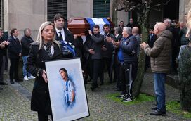 Centenas de pessoas na despedida emocionada ao Bibota Fernando Gomes