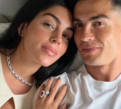 Coração nas mãos. Como Georgina se tornou a força de Cristiano Ronaldo para este não ceder à depressão: 'Ajudava a levantar-me quando estava em baixo'