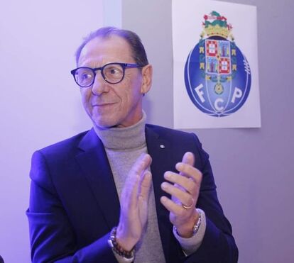 Pinto da Costa e muitos adeptos do FC Porto no velório de Fernando Gomes. Veja as primeiras imagens.