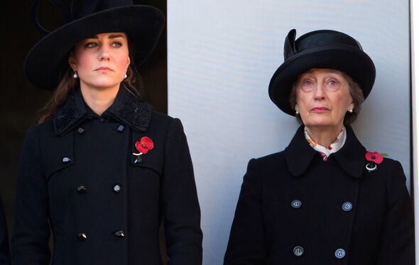 Lady Susan Hussey, madrinha de William, e Kate Middleton