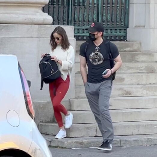 Alba Baptista e Chris Evans