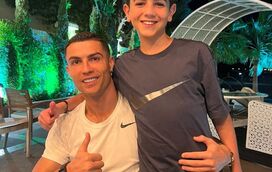 Cristiano Ronaldo leva filho de Katia Aveiro para o meio dos craques e Dinis Pereira regista o dia que nunca mais irá esquecer
