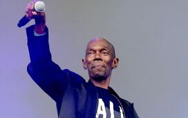 Morreu Maxi Jazz, icónico vocalista dos Faithless, aos 65 anos de idade