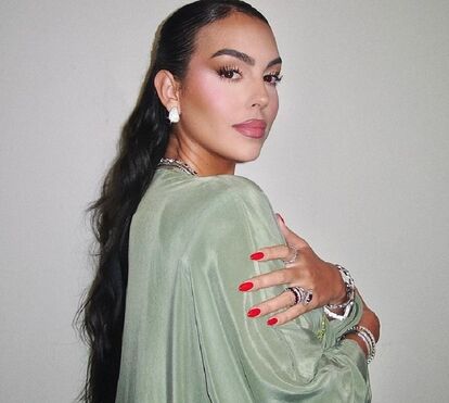  'Realmente era ela o pinheiro mais iluminado'. Georgina Rodríguez críticada por usar excesso de joias para assistir ao jogo