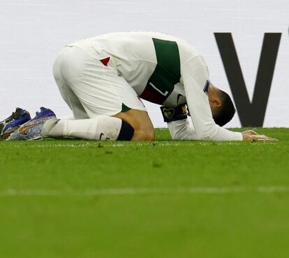 Em lágrimas, Cristiano Ronaldo é o primeiro a sair do relvado completamente devastado com derrota de Portugal