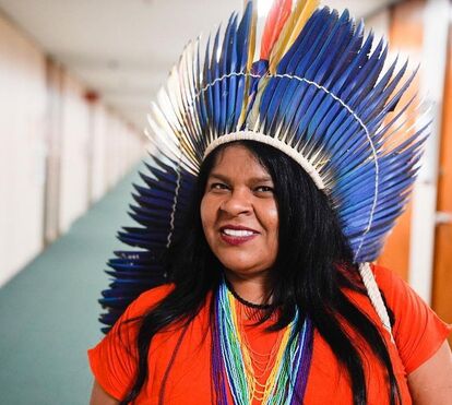 Fez-se história no Brasil! Sônia Guajajara feliz por pela primeira vez existir um ministério dedicado ao povo indígena 