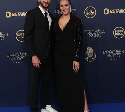 Beleza e sensualidade! As mulheres dos atletas do FC Porto arrasam na gala dos Dragões de Ouro