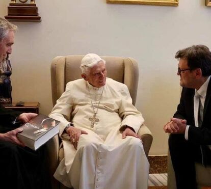 O Papa Emérito Bento XVI está muito doente, mas agora está estável
