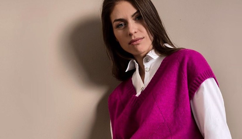 5 cores de roupas que as mulheres de 40 anos devem usar: elas rejuvenescem  – Metro World News Brasil
