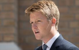 Multimilionário Hugh Grosvenor, padrinho do príncipe George, apanhado em escândalo de drogas e prostituição