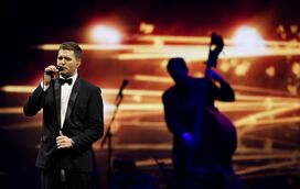 As origens humildes, a vida da pesca, o drama do cancro e a fortuna improvável. Michael Bublé, o galã do Jazz, está de volta a Lisboa