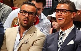 O negócio das arábias está só a começar. Cristiano Ronaldo mantém amigo Ricardo Regufe em Riade e juntos preparam-se para faturar à séria!