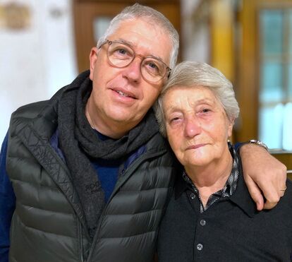 Jornalista Mário Augusto chora a morte da mãe: 'Escapuliu-se depois de a todos ter apertado a mão'
