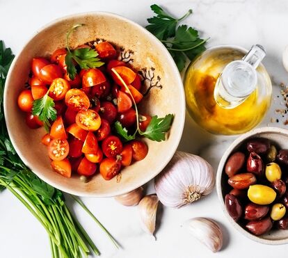 Os 10 superalimentos que fazem milagres pela saúde! Tomates, iogurtes e azeite na lista mágica
