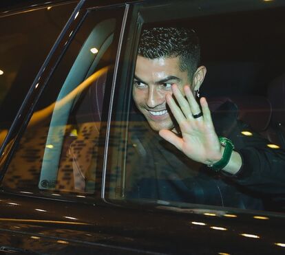 Camisola de Cristiano Ronaldo leiloada para ajudar vítimas do terramoto na Turquia