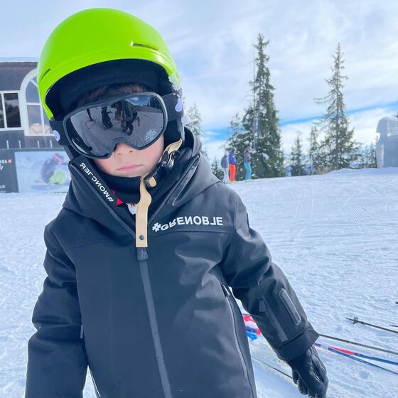 Leo Messi pegou na família e foi brincar na neve
