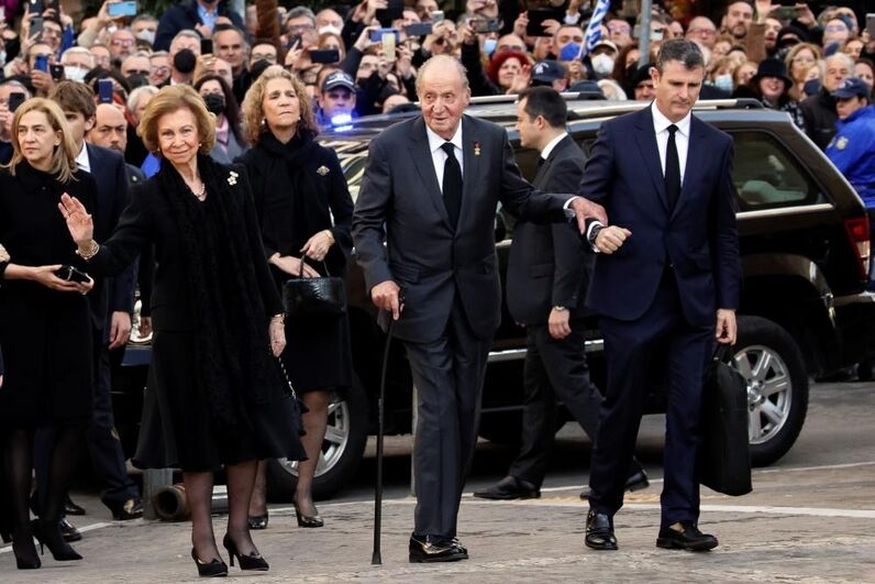 Juan Carlos ao lado dos filhos e de Sofia