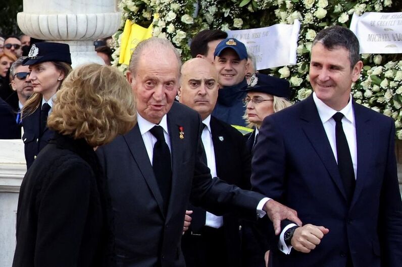 Juan Carlos ao lado dos filhos e de Sofia