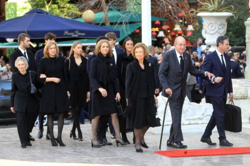 Juan Carlos ao lado dos filhos, de Sofia e dos netos