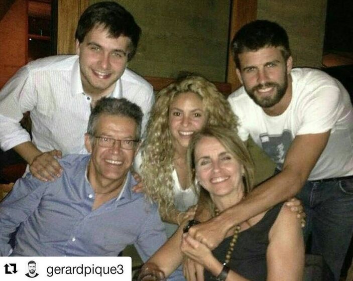 Shakira com os sogros, Montserrat Bernadeu e Joan Piqué