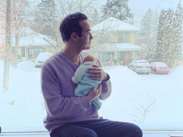 Pedro Zegre Penim, Mark Lowen, Amália