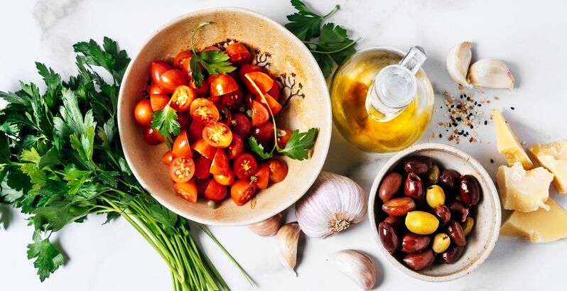 Os 10 superalimentos que fazem milagres pela saúde! Tomates, iogurtes e azeite na lista mágica