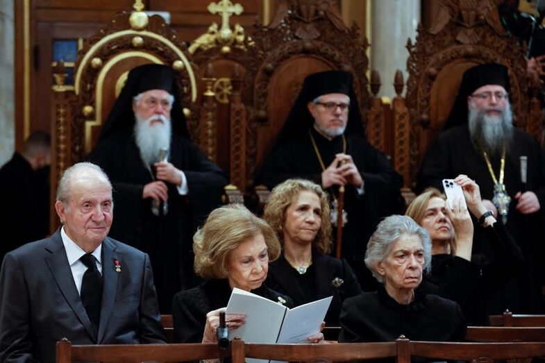 Juan Carlos ao lado dos filhos e de Sofia