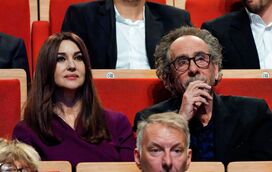 O amor está no ar. Monica Bellucci e Tim Burton apaixonados