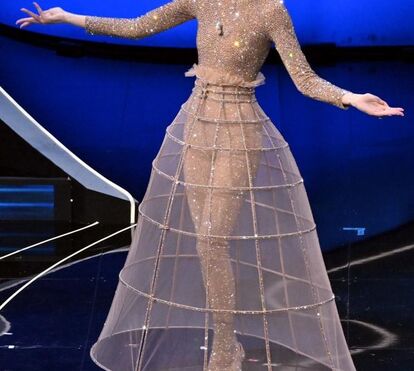 Os vestidos de Chiara Ferragni no primeiro dia do Festival de Sanremo que estão a fazer furor