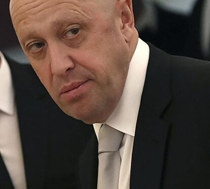 Perigosa traição: 'Cozinheiro' de Putin 'cospe no prato da sopa' e nega ligação ao presidente russo. Conheça o homem que quer mandar na guerra através do sanguinário Grupo Wagner