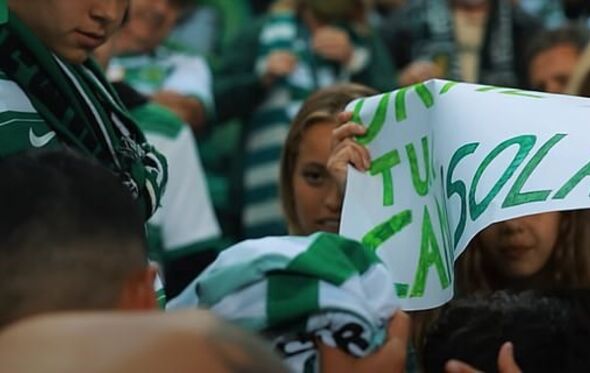 Pedro Porro oferece camisola a Magui em Alvalade