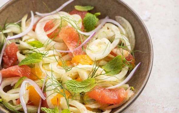Salada de funcho e citrinos, por Iara Rodrigues