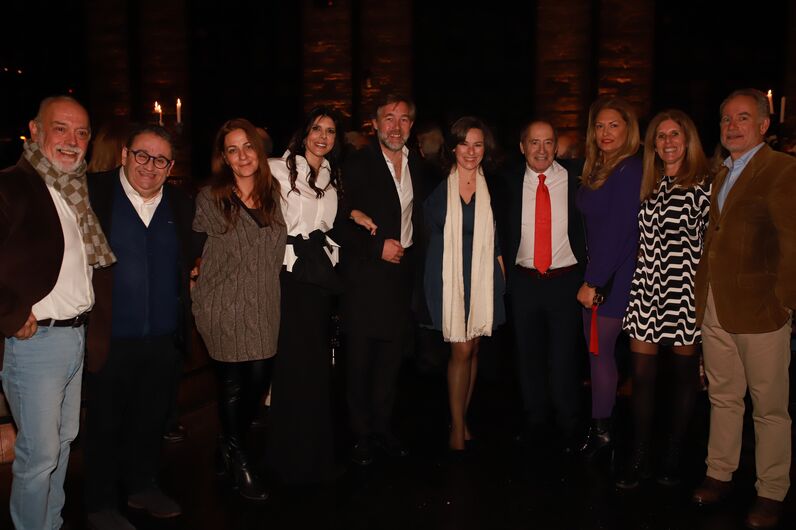 João de Carvalho, Fernando Mendes, Sónia Monroy, Ana Caetano Menezes, Bruno Costa e mulher, Luís Felipe Menezes, Paula Calvino e Teresa Gomes Porto e marido