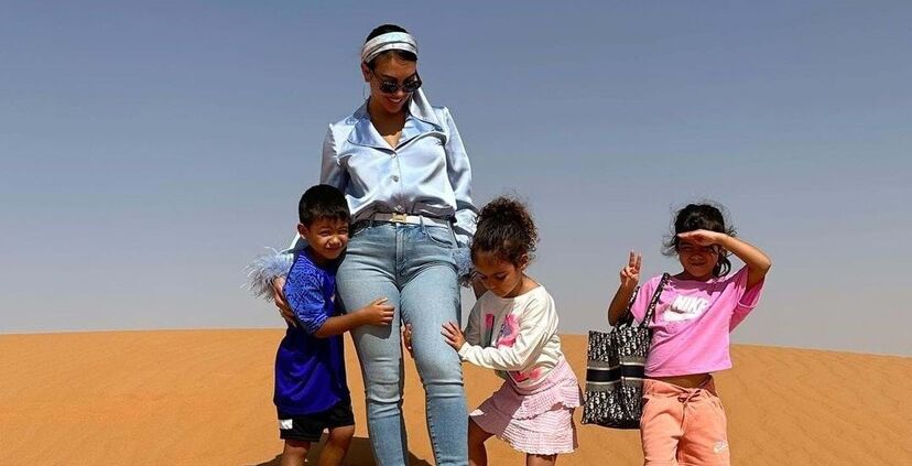 Georgina Rodríguez, deserto,