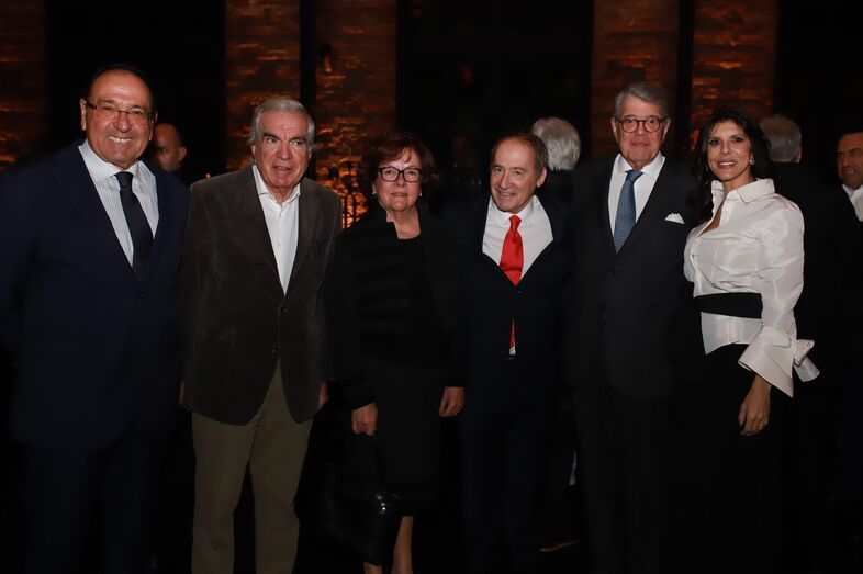 Ana Caetano Menezes, Luís Filipe Menezes e a família Martins da Cruz Mira