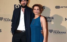 Bruno Nogueira mostra rara imagem com declaração amorosa à mulher, Beatriz Batarda, que celebra meio século de vida